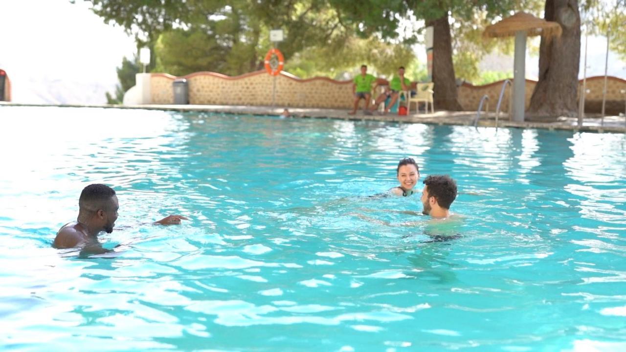 Balneario De Alicun De Las Torres ビジャヌエバ・デ・ラス・トーレス エクステリア 写真
