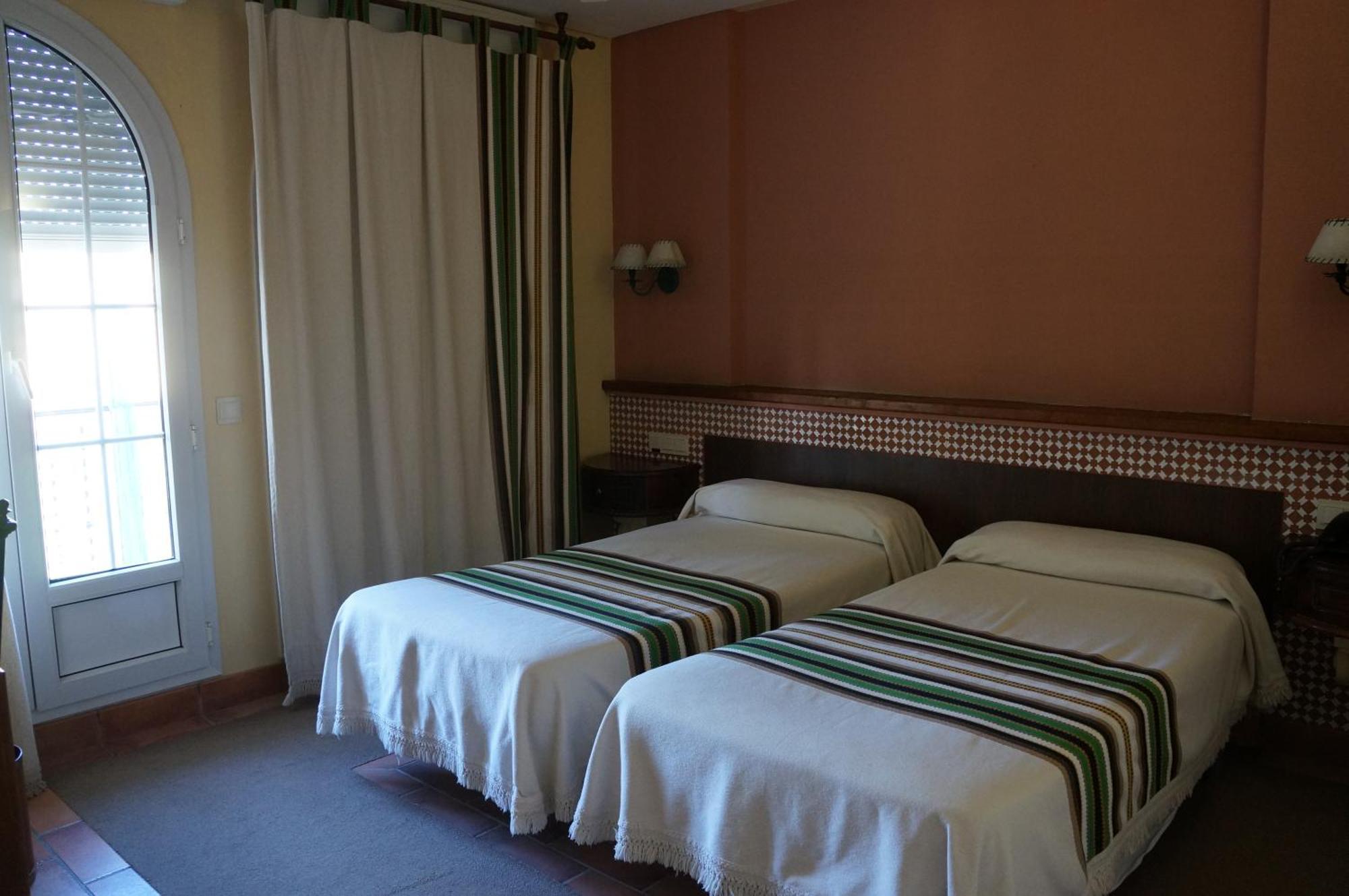 Balneario De Alicun De Las Torres ビジャヌエバ・デ・ラス・トーレス 部屋 写真