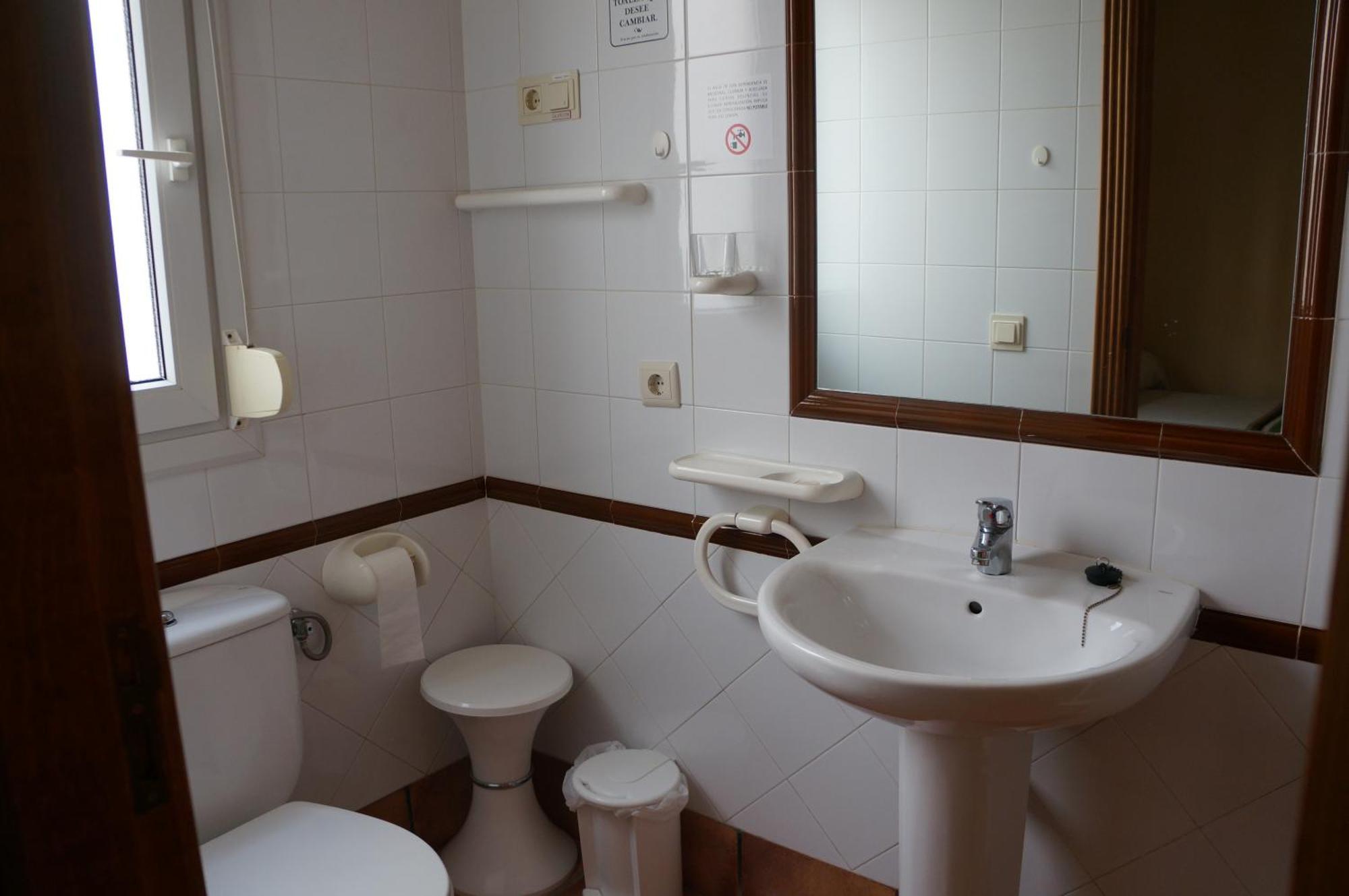 Balneario De Alicun De Las Torres ビジャヌエバ・デ・ラス・トーレス 部屋 写真