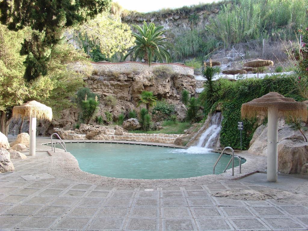 Balneario De Alicun De Las Torres ビジャヌエバ・デ・ラス・トーレス エクステリア 写真