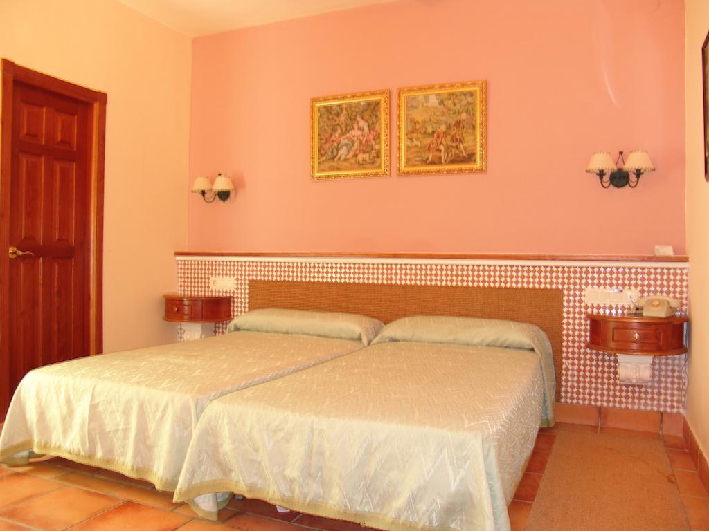 Balneario De Alicun De Las Torres ビジャヌエバ・デ・ラス・トーレス 部屋 写真