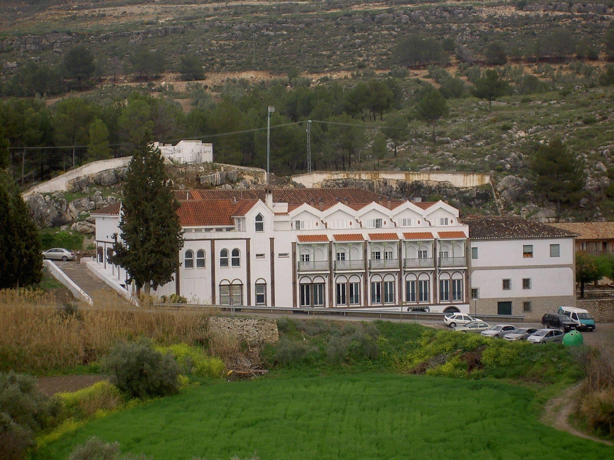 Balneario De Alicun De Las Torres ビジャヌエバ・デ・ラス・トーレス エクステリア 写真