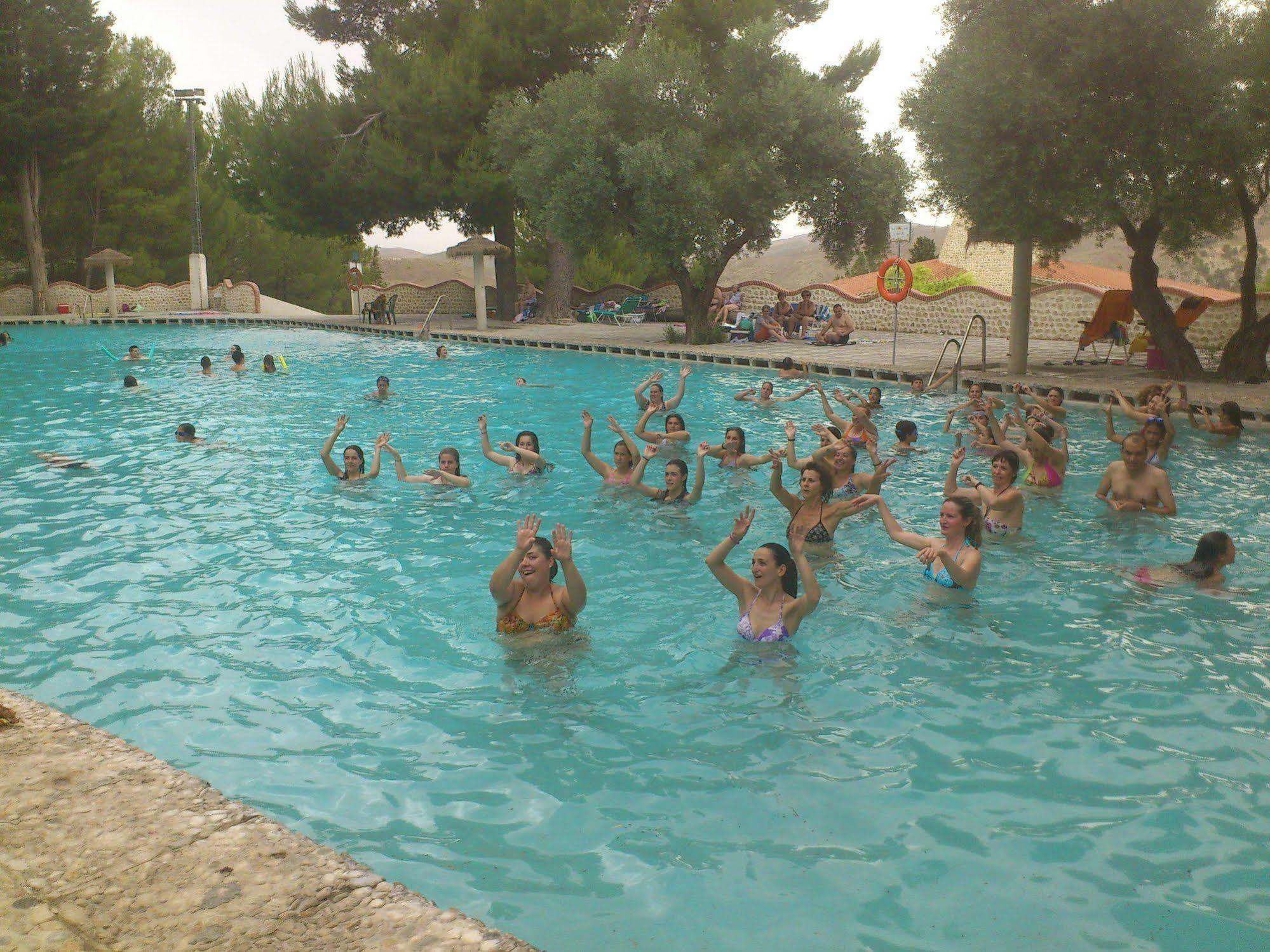 Balneario De Alicun De Las Torres ビジャヌエバ・デ・ラス・トーレス エクステリア 写真